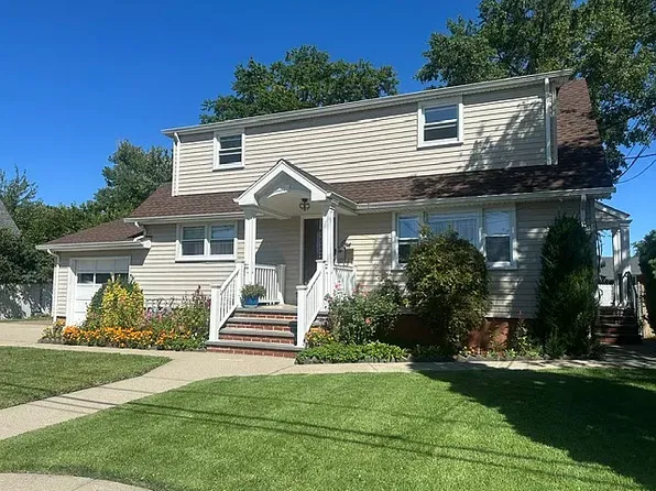 1 Pine St Floor 2, Elmwood Park, NJ 07407