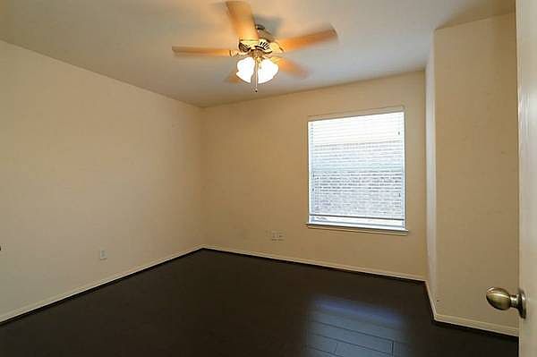 1st image of 932 Plumeria Dr