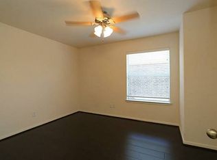 932 Plumeria Dr, Arlington, TX 76002