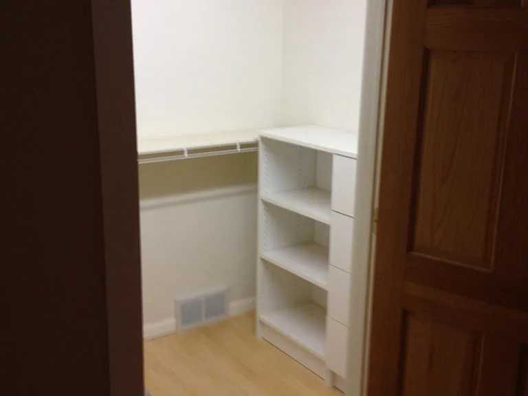 519 N May St #4 — Photo 10