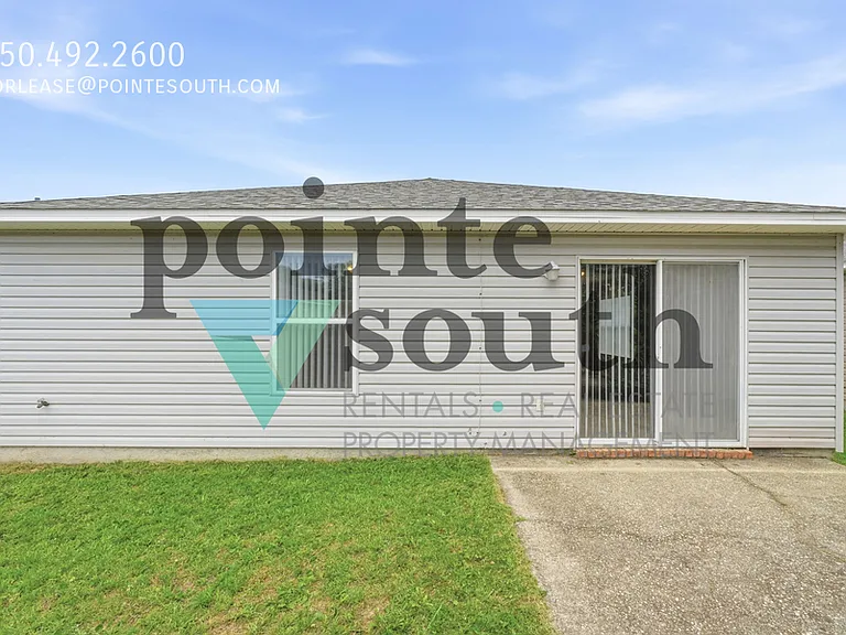 1076 Antigua Cir — Photo 23