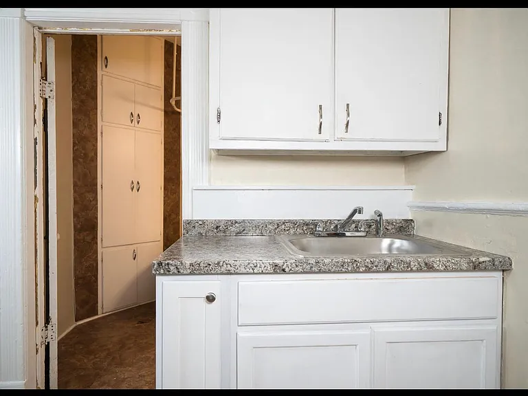 701 Bedford St #2 — Photo 21