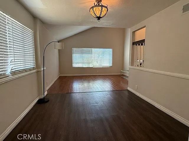2117 W Sycamore Ave — Photo 5