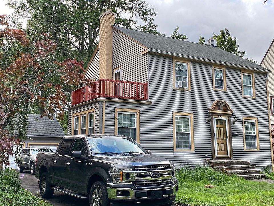 2nd image of 952 Cambridge Rd