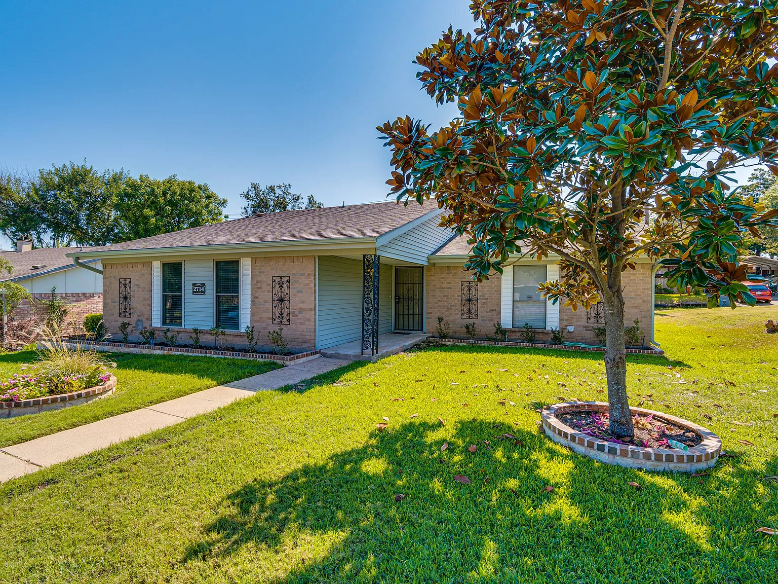 3 bed, 1307 sqft, $1,995 — Photo 2