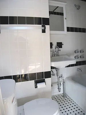 Rented by Downtown Realty Group LTD | media 31