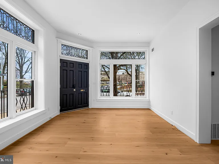 1200 Bolton St — Photo 4