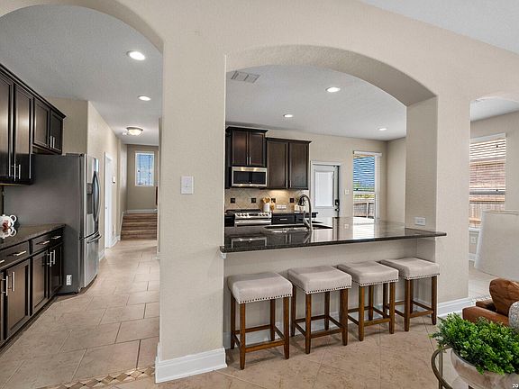 5th image of 512 BISON LN