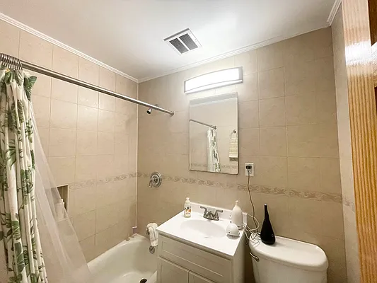 Rented by Meraki Realty LLC | media 9