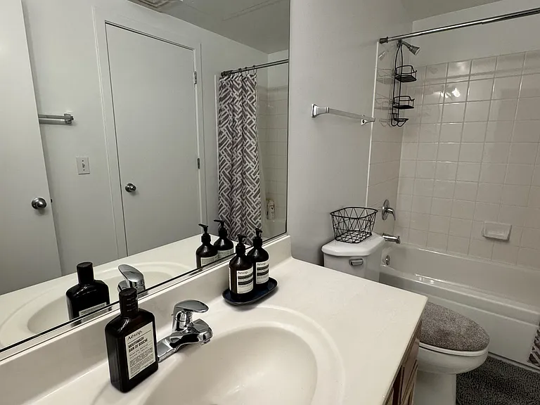 208 W Washington St #1208 — Photo 20