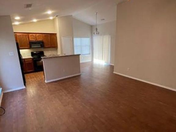 3rd image of 6508 Geneva Ln