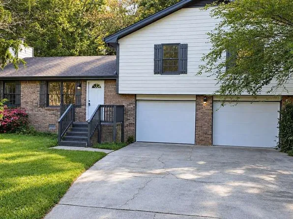3401 San Antonio Dr, Snellville, GA 30039