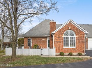 3933 Greenhurst Dr, Louisville, KY 40299