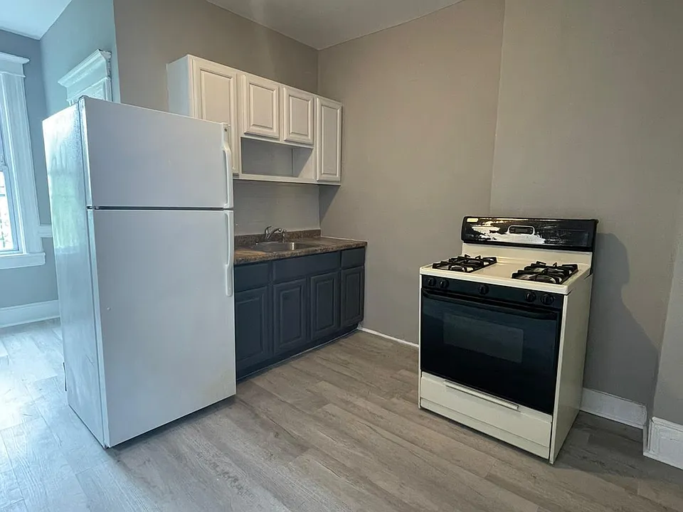 167 Clendenny Ave #3L