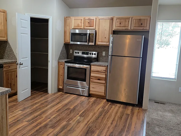 6001 E King Rd — Photo 3