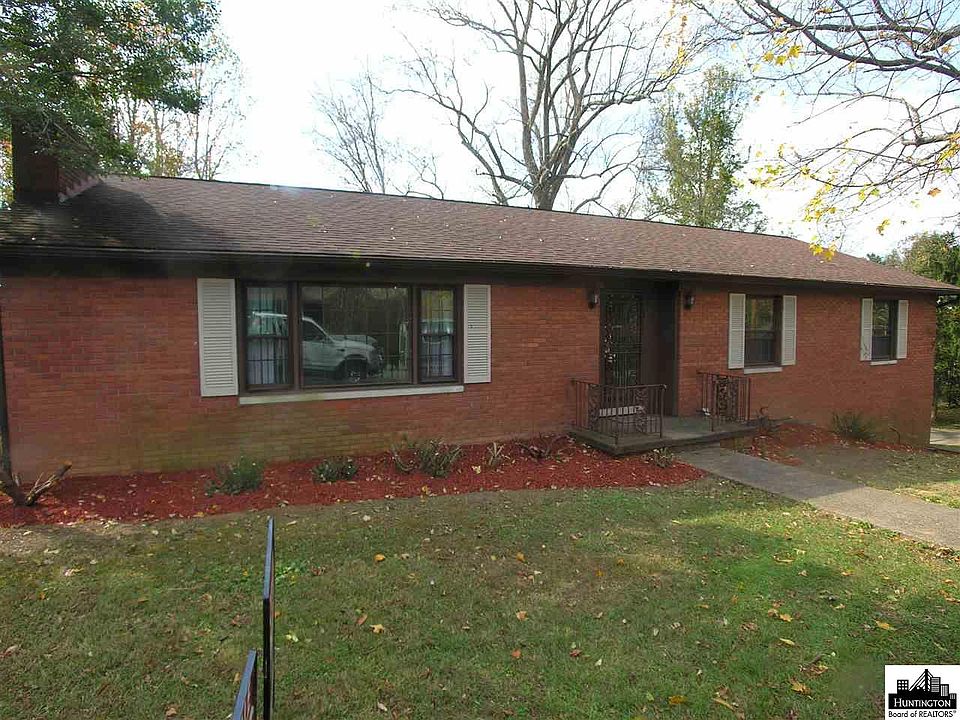 1st image of 6 Larchmont Dr