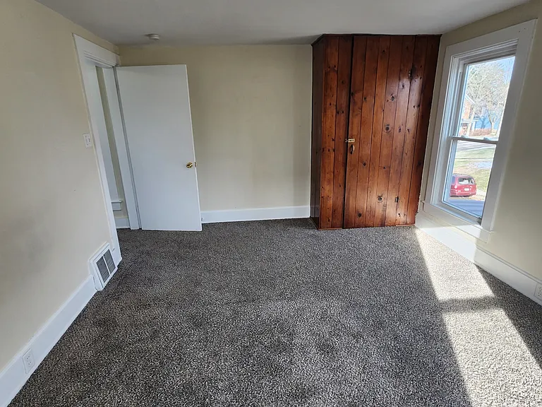 2259 Schroeder St — Photo 12