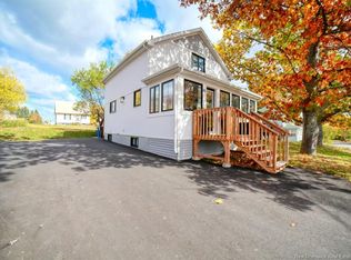 89 Young St, Bathurst, NB E2A 1K7