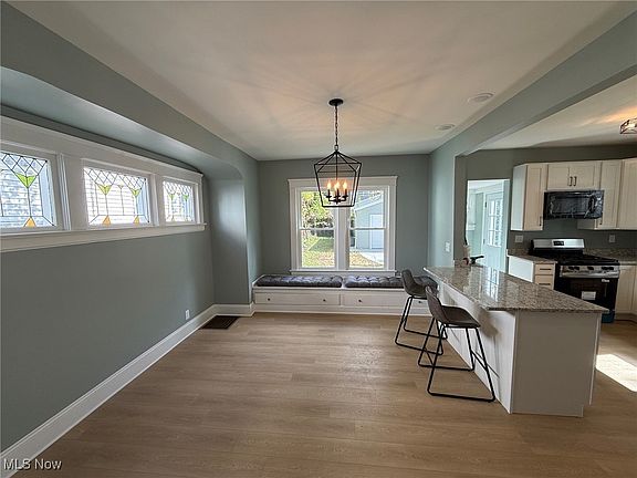 5th image of 2185 Rexwood Rd