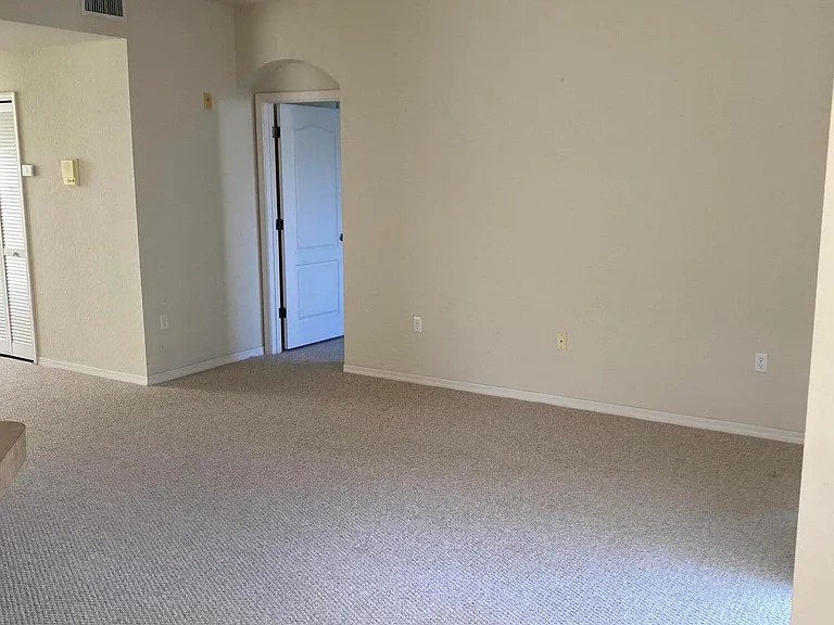11015 Legacy Ln — Photo 4