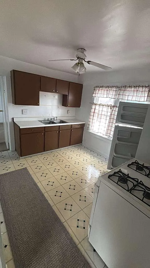 2 bed, 950 sqft, $950 — Photo 3