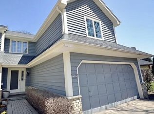 7532 W Tuckaway Creek Dr, Franklin, WI