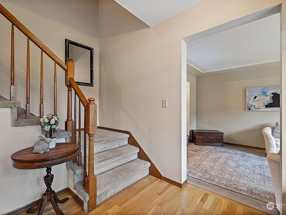 4th image of 1719 25th Street Pl SW