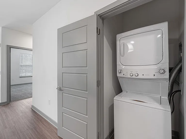 Populus Waterside Apartments — Photo 21