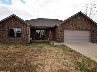 8 Old Hickory Dr, Vilonia, AR 72173