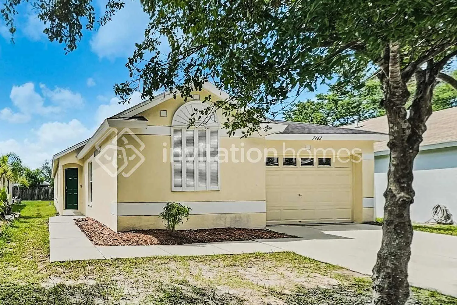 7462 Oxford Garden Cir Apollo Beach, FL 33572 — Photo 1
