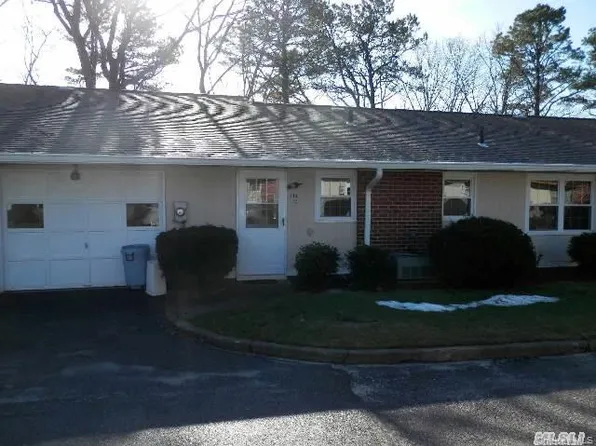 114 Exmore Ct Unit C, Ridge, NY 11961