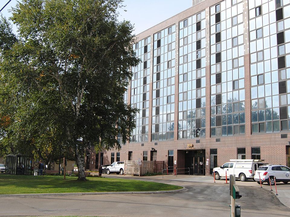 1st image of 800 S 4th Ave