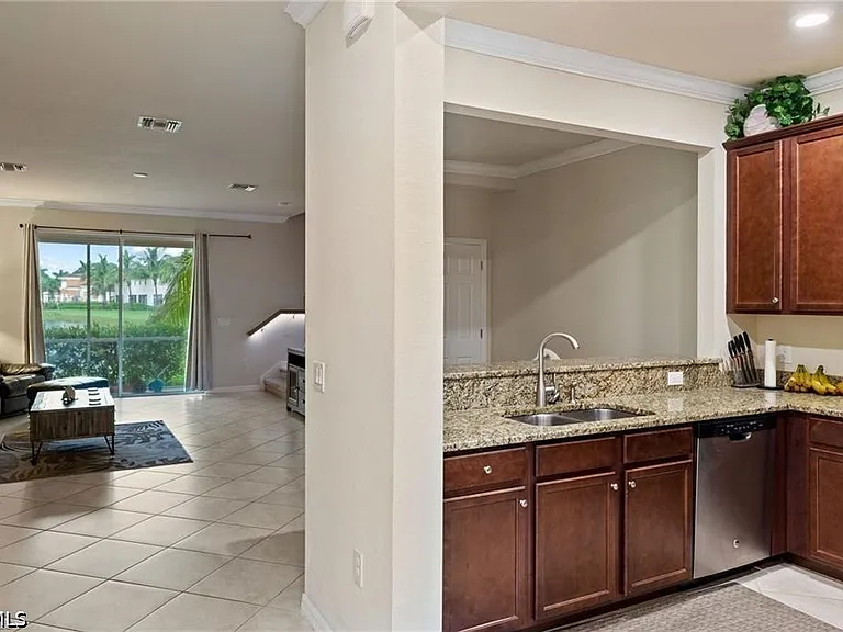 10243 Via Colomba Cir — Photo 14