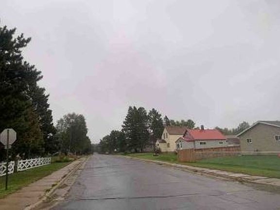 Exterior Neighborhood (street photo)