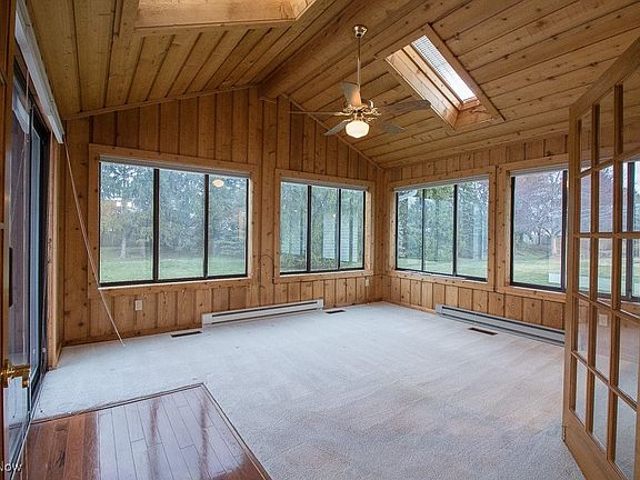 4th image of 9545 Lismore Ln