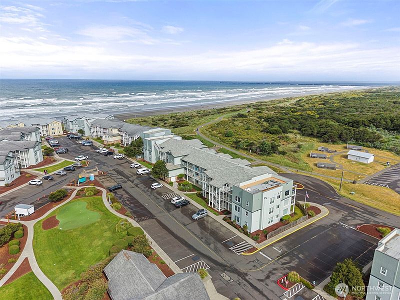 2nd image of 1600 W Ocean Avenue #1039