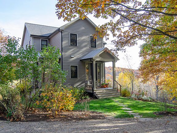 2nd image of 26 Lilac Ln