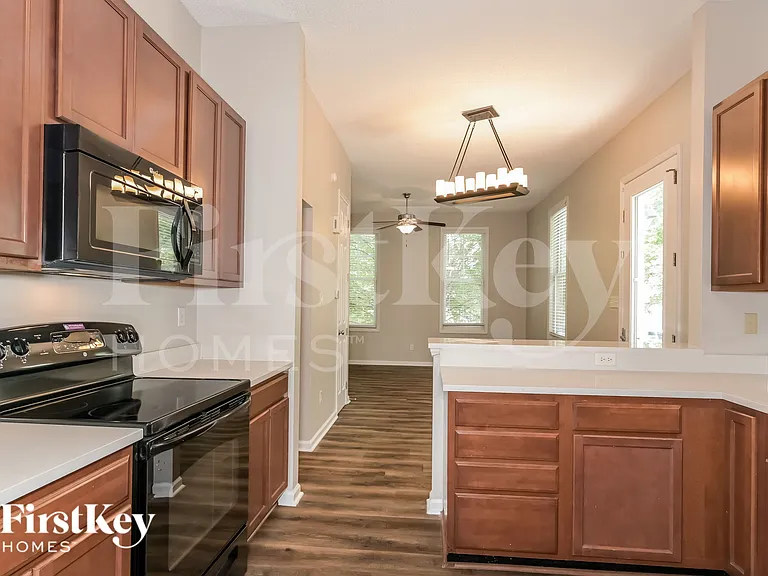 3455 Hiram St — Photo 8