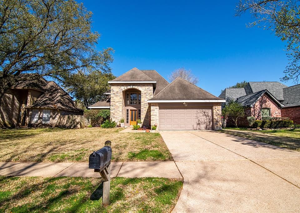 Welcome home to your 3 bedroom 2 1/2 bath home with master down that is totally updated!!!