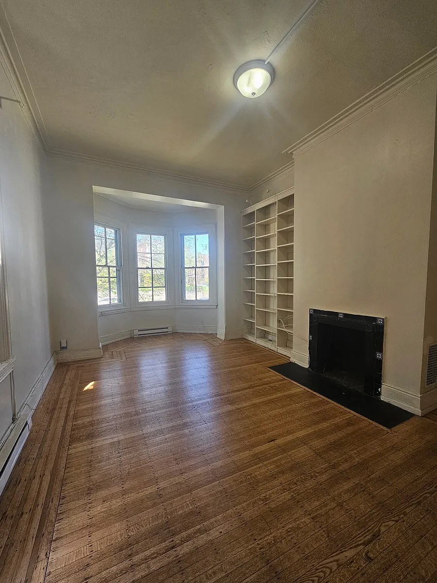 Building Photo - 212 S 43rd St #2