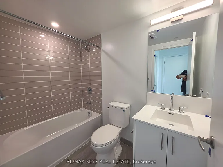 4010 Eglinton Ave W #522 — Photo 16