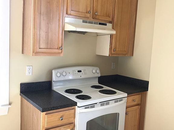 4th image of 417 W 27th St APT C