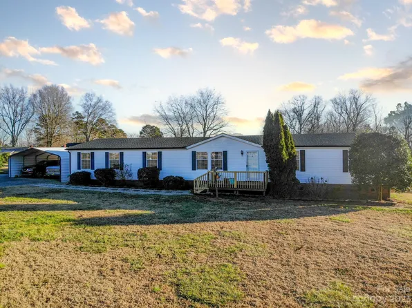 6825 Holly Hawk Ct, Cherryville, NC 28021