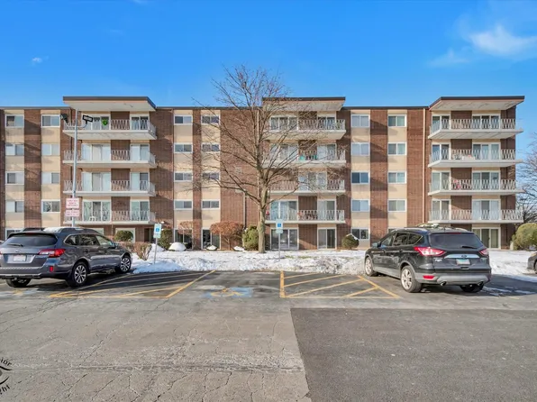 2900 Maple Ave APT 22A, Downers Grove, IL 60515