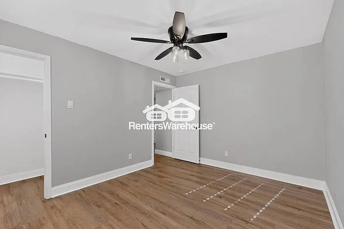 1004 Whitehall Dr — Photo 31