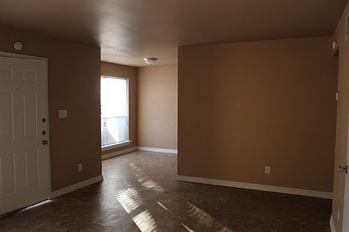 3rd image of 1008 Gunnison St APT C