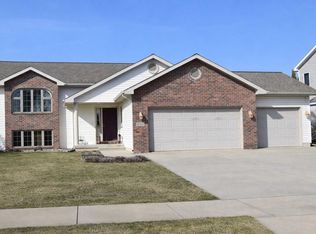 602 Stonehaven Drive, Sun Prairie, WI 53590