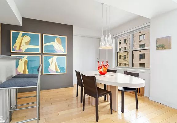 4th image of 415 E 52nd St APT 3LC