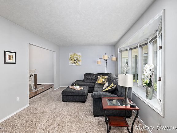 4th image of 1451 Morewood Dr SE