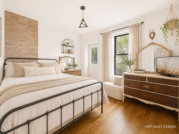 5th image of 1721 Putnam Ave APT 1L